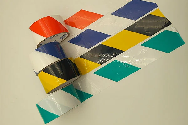 Ескерту таспасы: Қоғамдық және жұмысшылардың қауіпсіздігі үшін маңызды көрнекі күзет