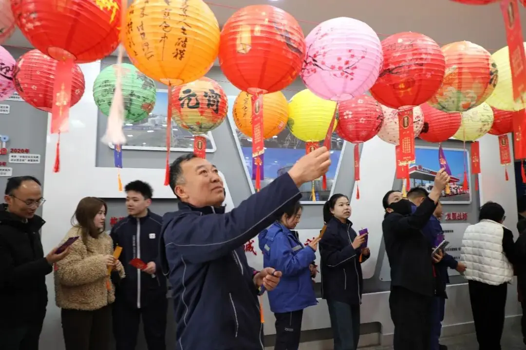 Кездесу көктемгі жылуды тойлайды